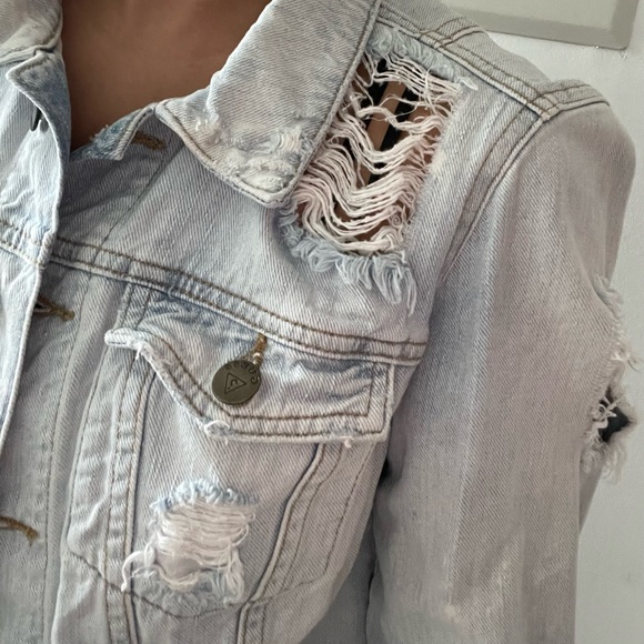 GUESS Ripped Jean Jacket - Picture 2 of 14